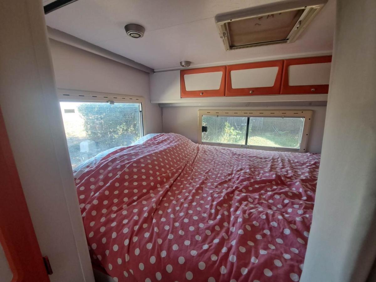Hotel Camping Car A 3 Minutes Du Parc Pairi Daiza à Brugelette Extérieur photo
